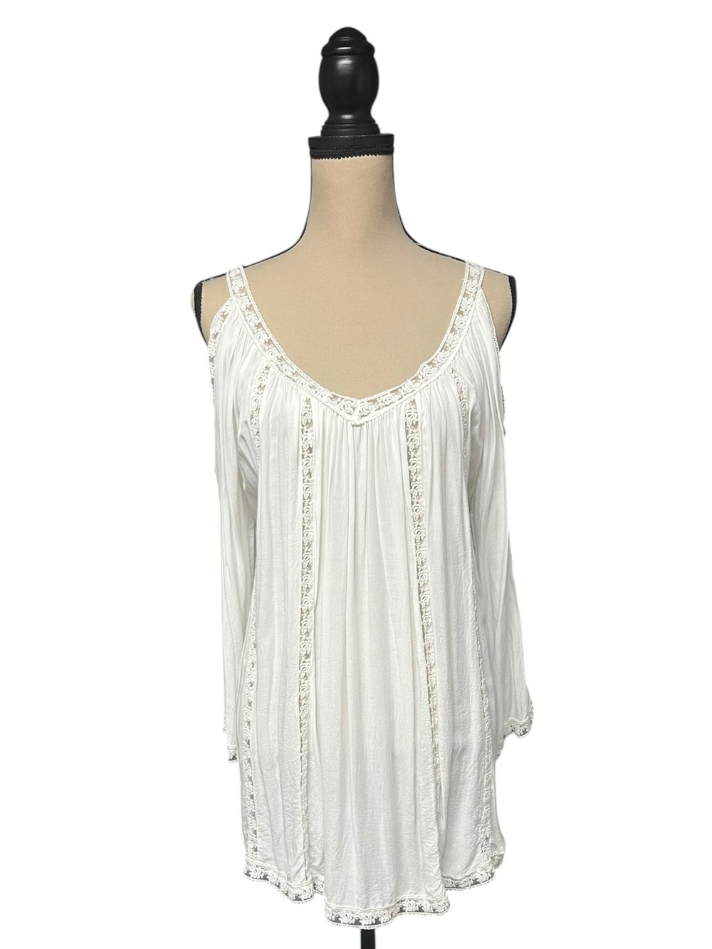 Baci Italy White Bohemian Cold Shoulder Lace Top Size Large